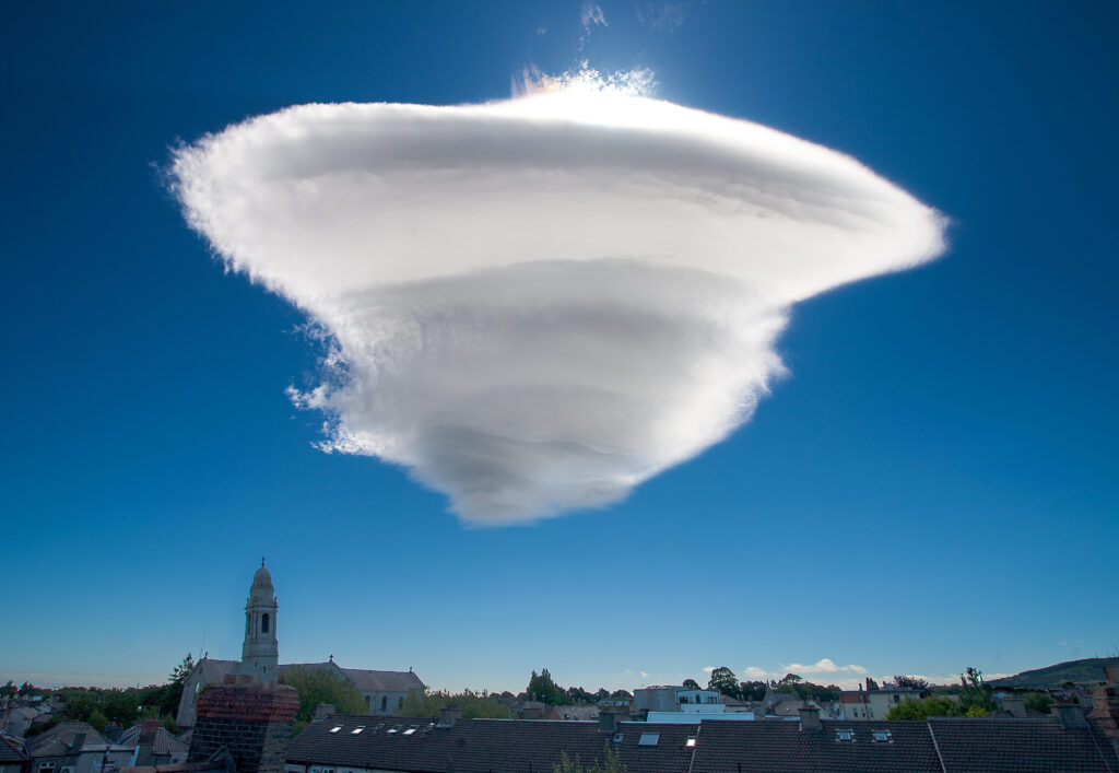 Awan lenticular