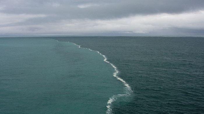 Laut Terbelah di Selat Gibraltar